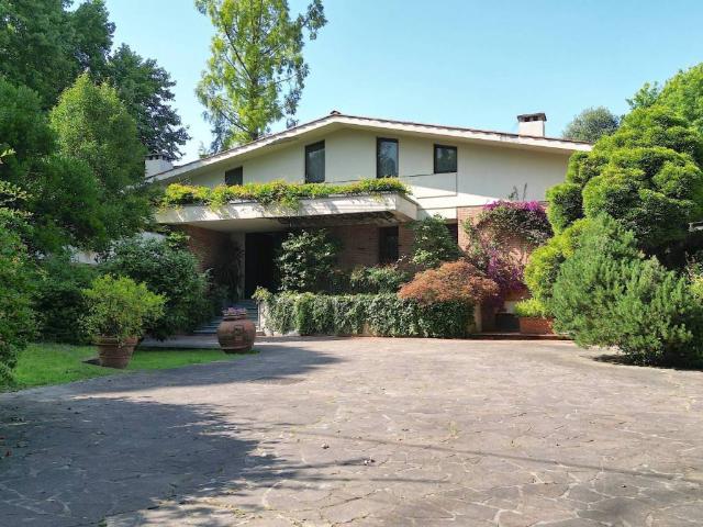 Villa in vendita a Lucca LU