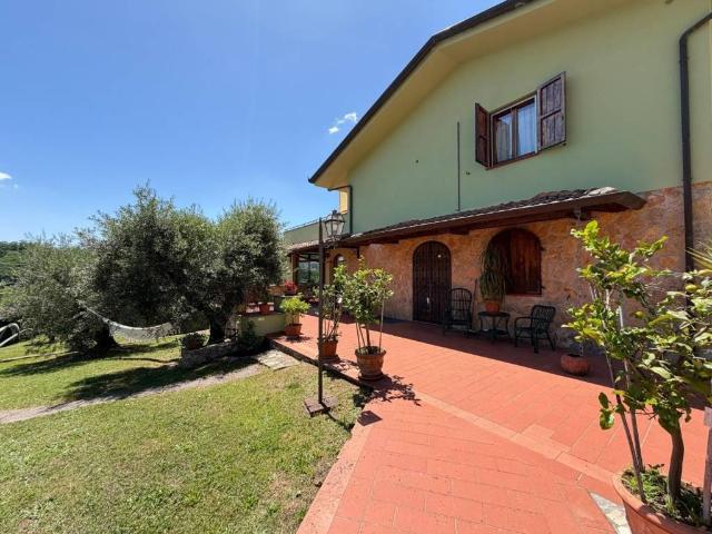 Villa in vendita a Lucca LU