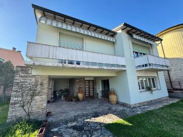 Villa in vendita a Lucca LU