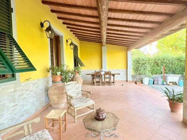 Villa in vendita a Lucca LU