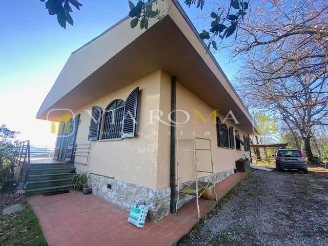 Villa in vendita a Lucca LU