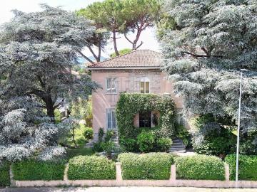 Villa in vendita a Lucca LU