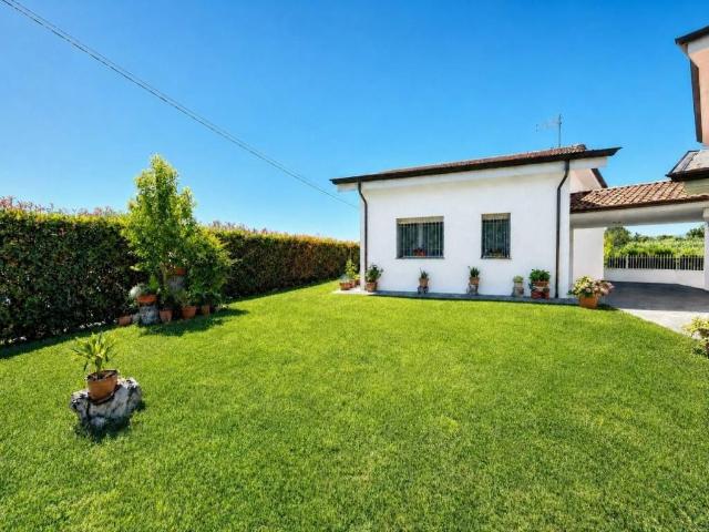 Villa in vendita a Lucca LU