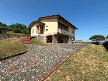 Villa in vendita a Lucca LU