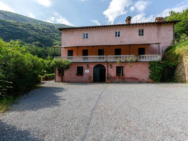 Villa in vendita a Lucca LU