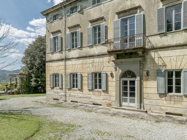 Villa in vendita a Lucca LU