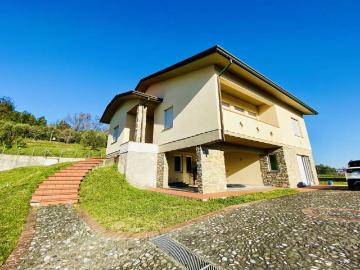 Villa in vendita a Lucca LU