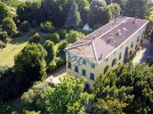 Villa in vendita a Lucca LU