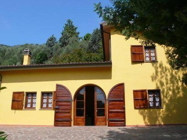 Villa in vendita a Lucca LU