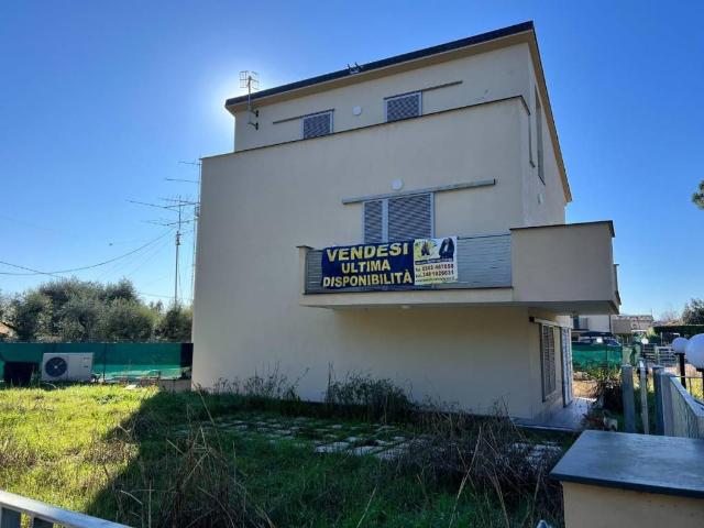 Villa in vendita a Lucca LU