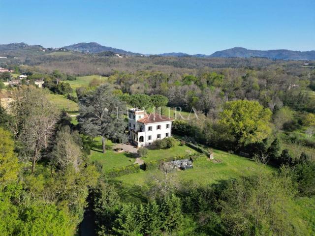 Villa in vendita a Lucca LU