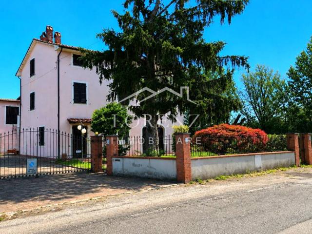 Villa in vendita a Lucca LU