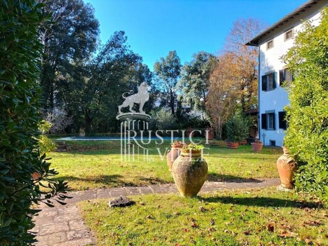 Villa in vendita a Lucca LU