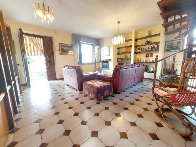 Villa in vendita a Lucca LU
