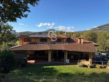 Villa in vendita a Lucca LU