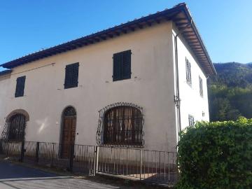 Villa in vendita a Lucca LU