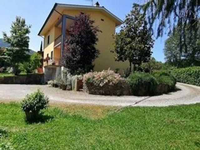 Villa in vendita a Lucca LU