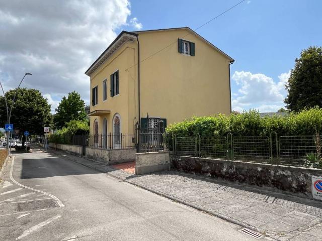Villa in vendita a Lucca LU