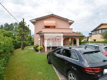 Villa in vendita a Lucca LU