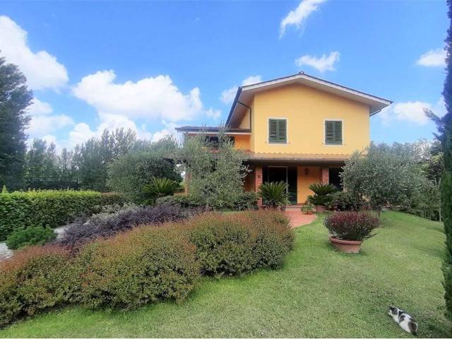 Villa in vendita a Lucca LU