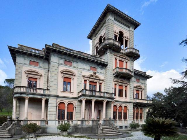 Villa in vendita a Lucca LU