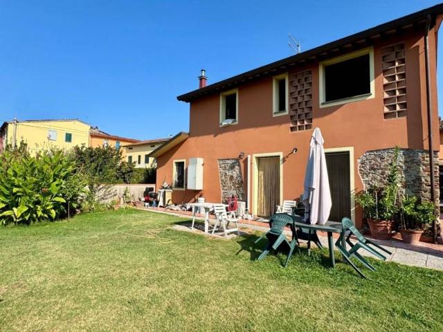 Villa in vendita a Lucca LU