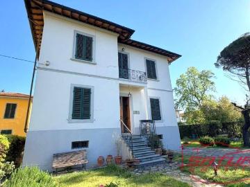 Villa in vendita a Lucca LU