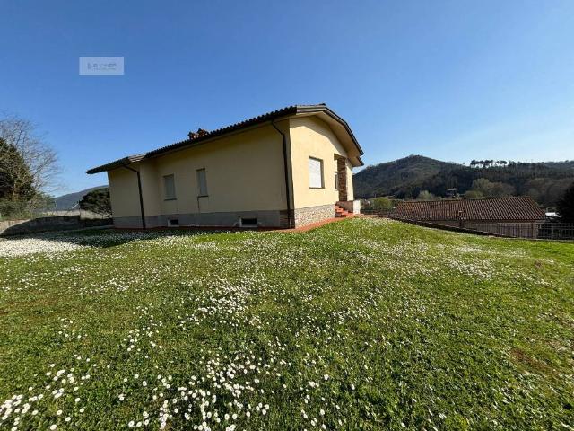 Villa in vendita a Lucca LU