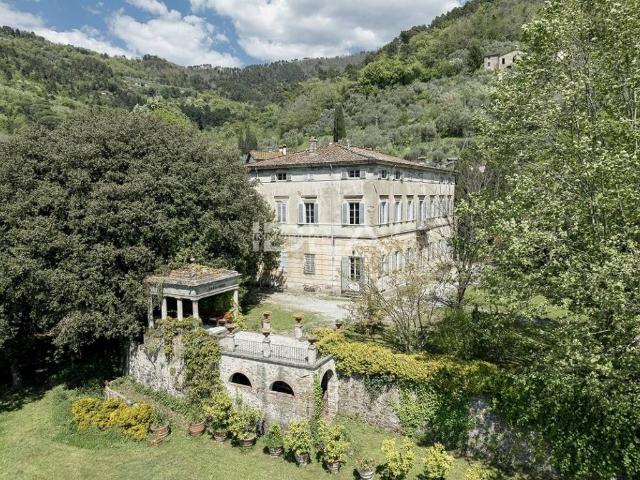 Villa in vendita a Lucca LU
