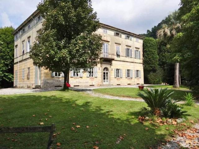 Villa in vendita a Lucca LU