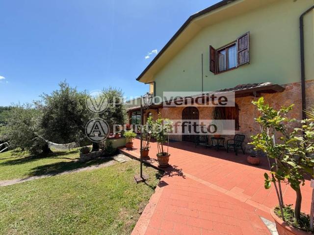 Villa in vendita a Lucca LU