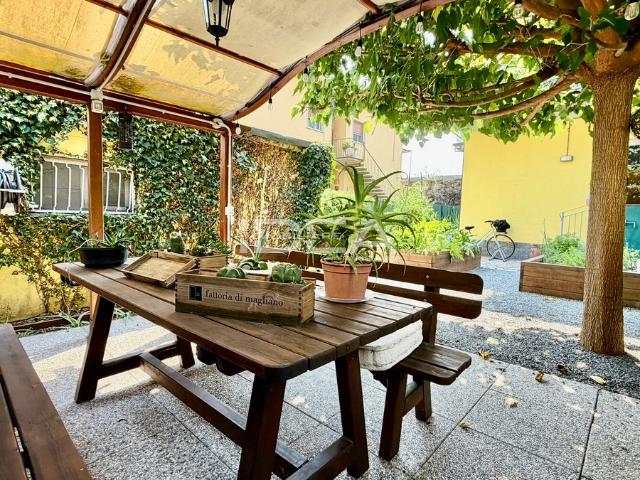 VILLA in VENDITA a LUCCA SANT ANNA di 4 vani