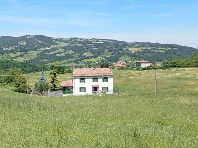 Villa in vendita a Lugagnano Val d'Arda PC