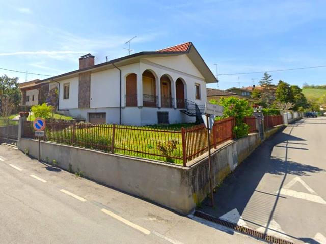 Villa in vendita a Lugagnano Val d'Arda PC