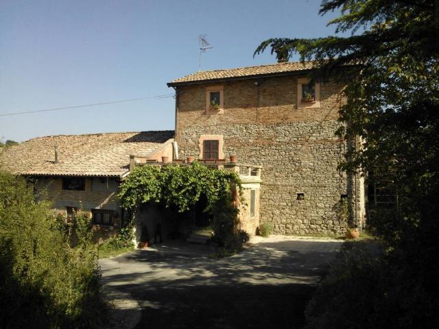 Villa in vendita a Lugagnano Val d'Arda PC