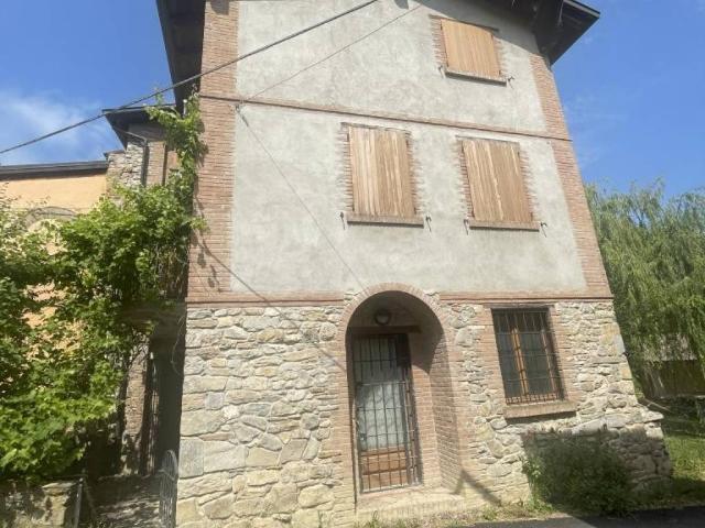 Villa in vendita a Lugagnano Val d'Arda PC