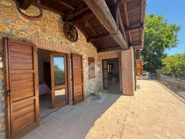 Villa in vendita a Lugnano in Teverina TR