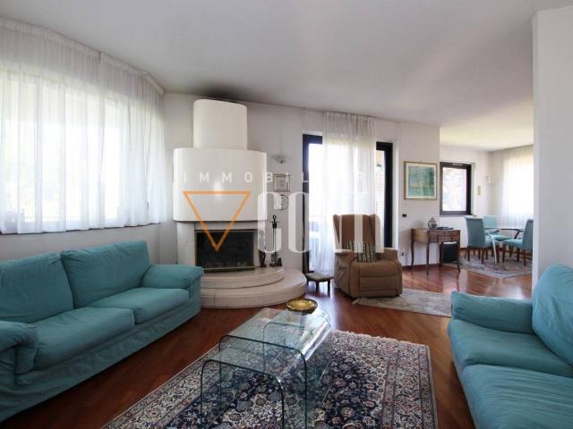 Villa in vendita a Luino VA