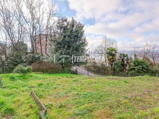 Villa in vendita a Luino VA