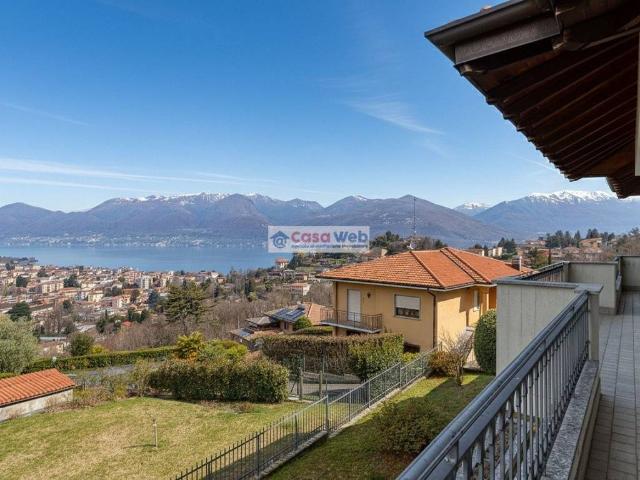 Villa in vendita a Luino VA