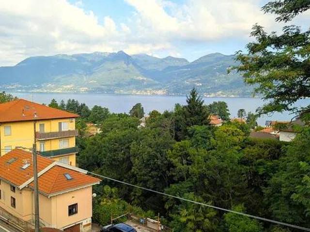 Villa in vendita a Luino VA