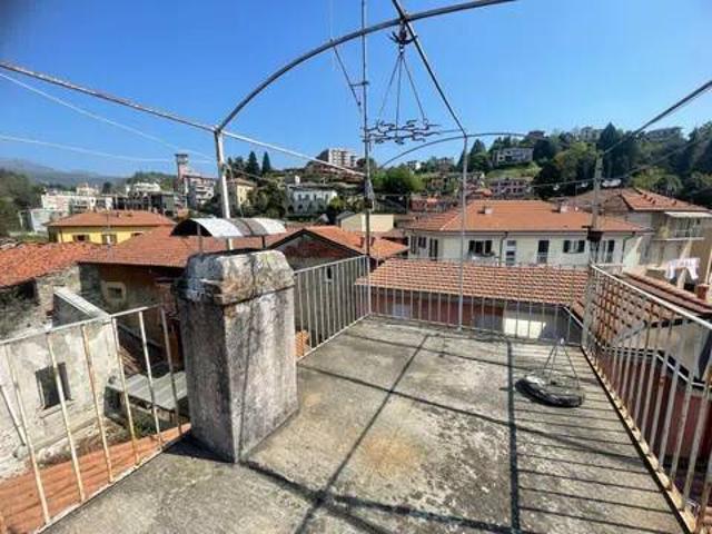 Villa in vendita a Luino VA