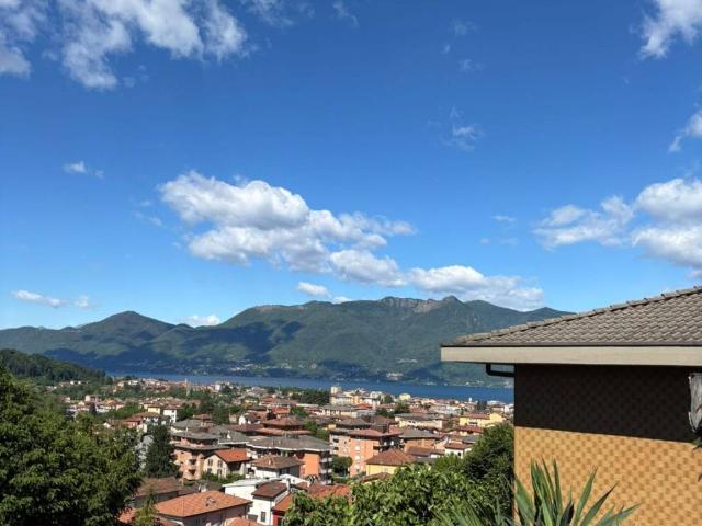 Villa in vendita a Luino VA