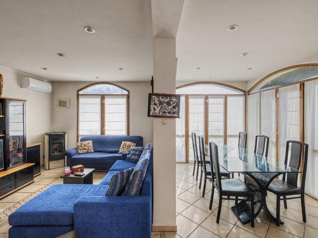 Villa in vendita a Luino VA