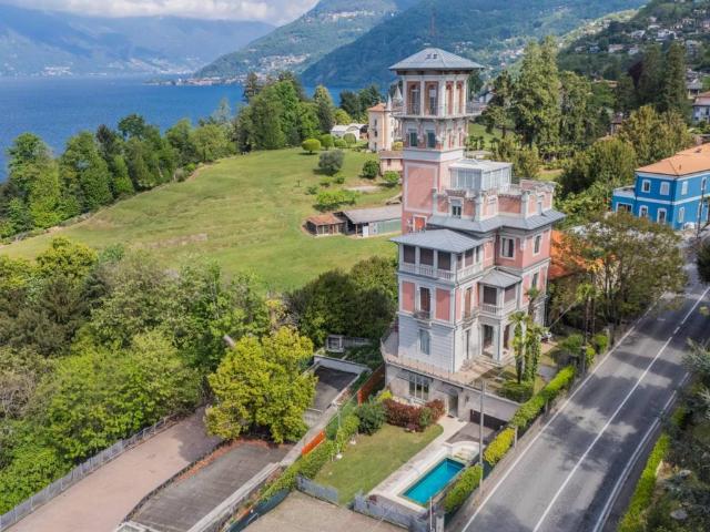 Villa in vendita a Luino VA
