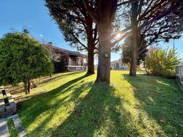Villa in vendita a Luisago CO