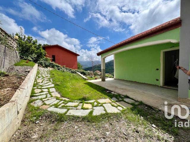 Villa in vendita a Lumarzo