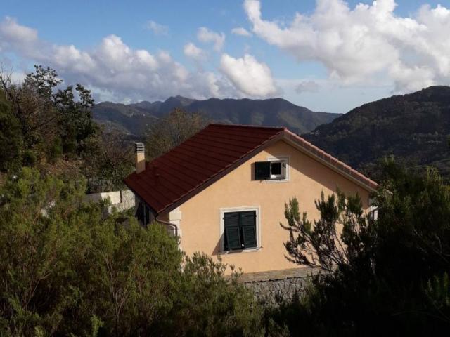 Villa in vendita a Lumarzo GE