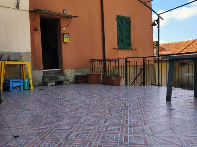 Villa in vendita a Lumarzo GE