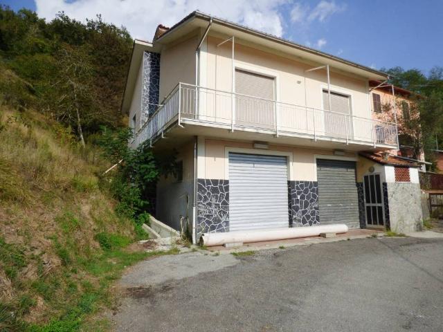 Villa in vendita a Lumarzo GE